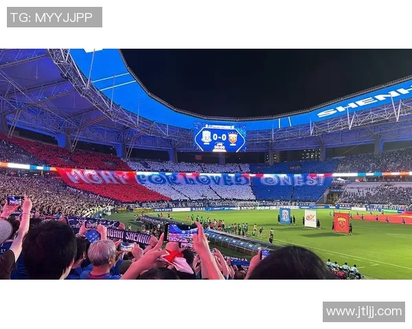 精选足球明星手机壁纸苹果设备专用高清壁纸下载尽享球场激情与魅力