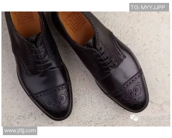 足球明星们的鞋履选择揭秘探索他们的场上表现与品牌偏好