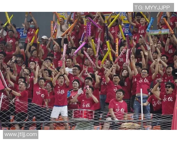 足球明星亲临邢台激情打球视频精彩瞬间回顾与球迷互动热情四溢