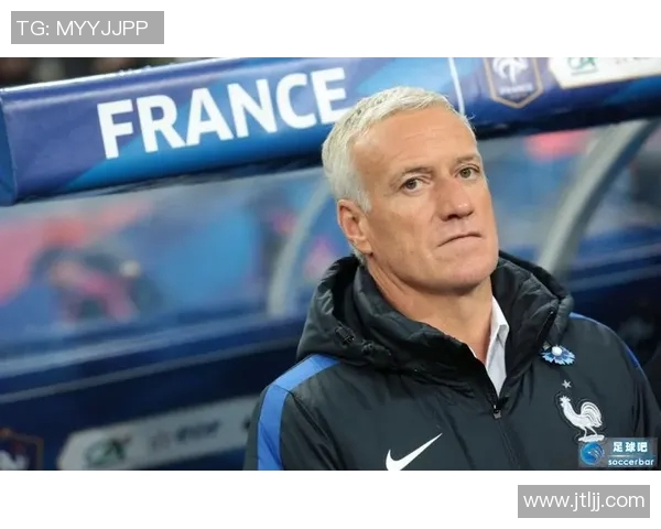 足球明星对妻子的深情厚谊与生活中的甜蜜瞬间揭秘